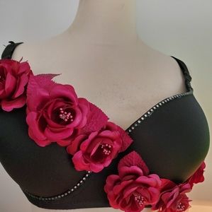 Beautiful Rave Bra new! 40D
